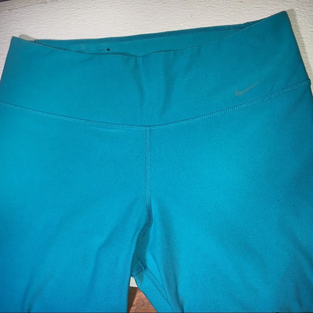 - Nike DRI - FIT Legend Pant Women’s Sz M‎